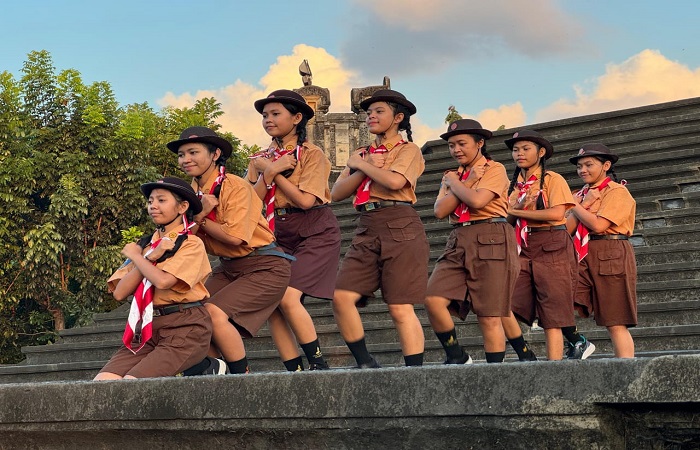 Anak-anak SLBN 1 Buleleng mengikuti perlombaan BSC 2024 dalam rangka Hari Pramuka. Ini sebagai bukti bahwa disabilitas pun tetap kreatif.