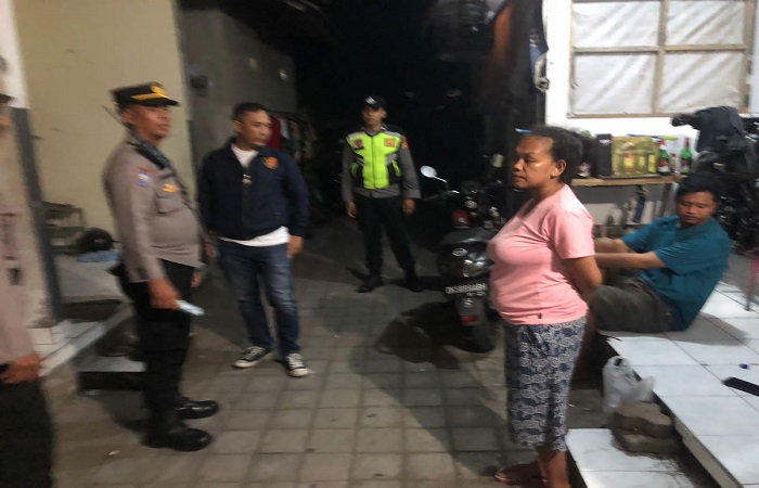 Polisi mendatangi lokasi kejadian di Jalan Nangka Utara Gang Murai III, Kelurahan Tonja, Denpasar Utara, pada Minggu kemarin.