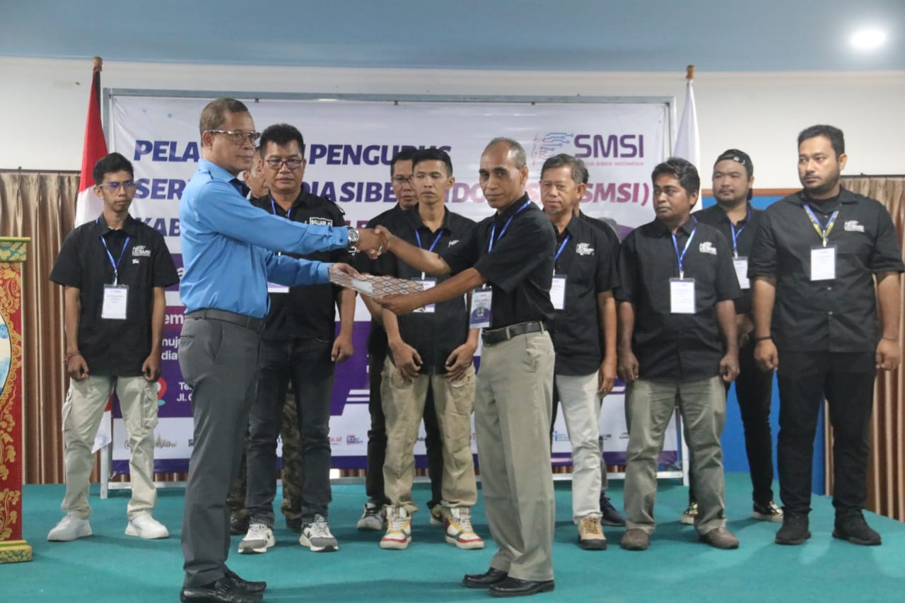 MEDIA SIBER: Proses pelantikan pengurus Serikat Media Siber Indonesia (SMSI) Buleleng periode 2024-2027.