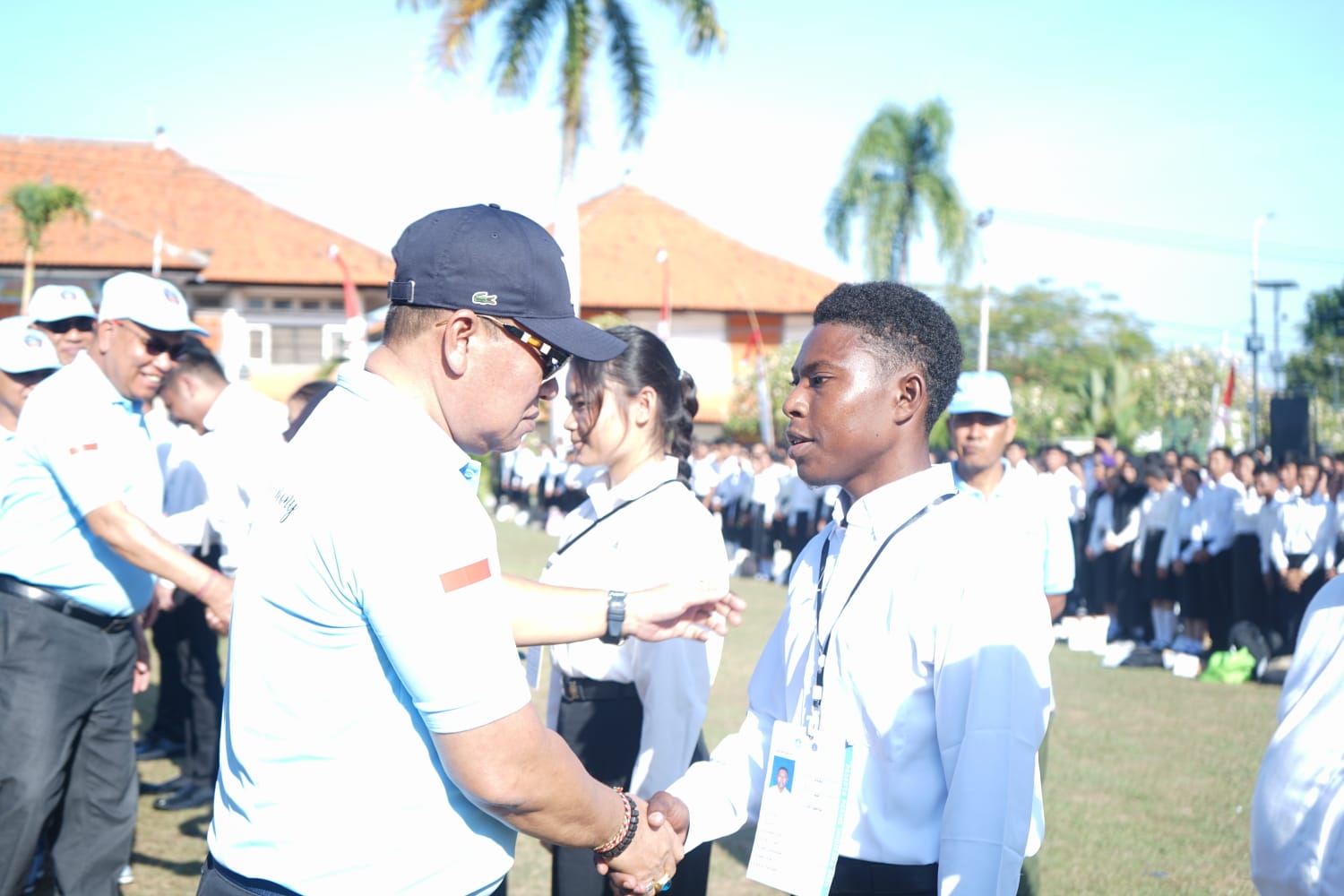 PKKMB UNDIKSHA: Rektor Undiksha, Prof. I Wayan Lasmawan (kiri) saat membuka PKKMB Undiksha 2024, Kamis (15/8/2024).
