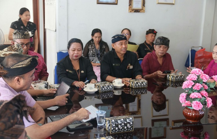 Rapat yang dilakukan Disbud Buleleng dalam rangka menyusun PPKD untuk kemajuan dan amankan budaya lokal di Buleleng.