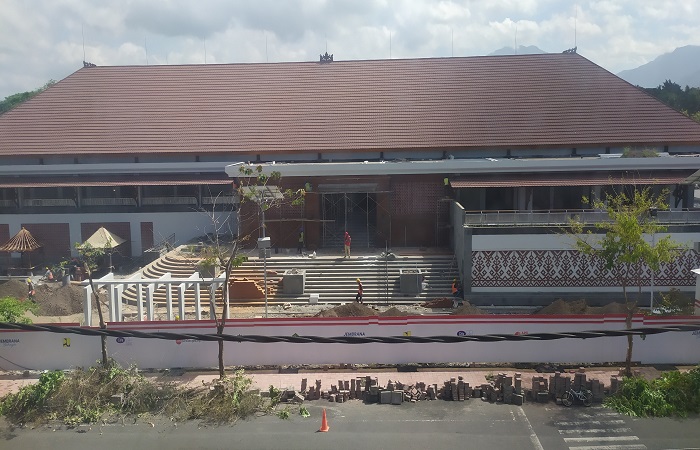 Pasar Umum Negara yang masih belum selesai hingga batas waktu pengerjaan Jumat (30/8).