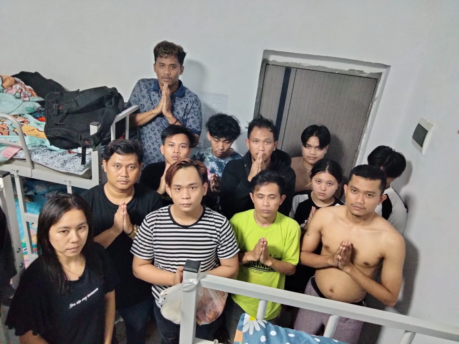 KORBAN PERDAGANGAN ORANG: Para WNI yang diduga menjadi korban perdagangan orang. Mereka kini dipekerjakan di Myanmar.