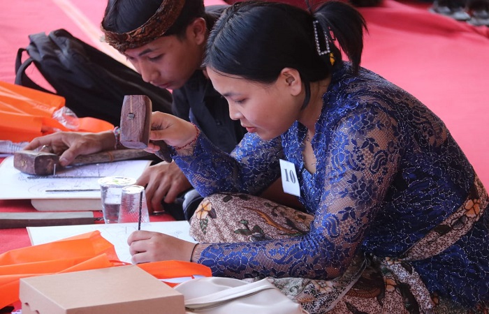 Lomba budaya yang digelar Disbud Buleleng, dalam rangka pelestarian budaya Bali. 100 orang generasi muda mengikuti kegiatan ini.