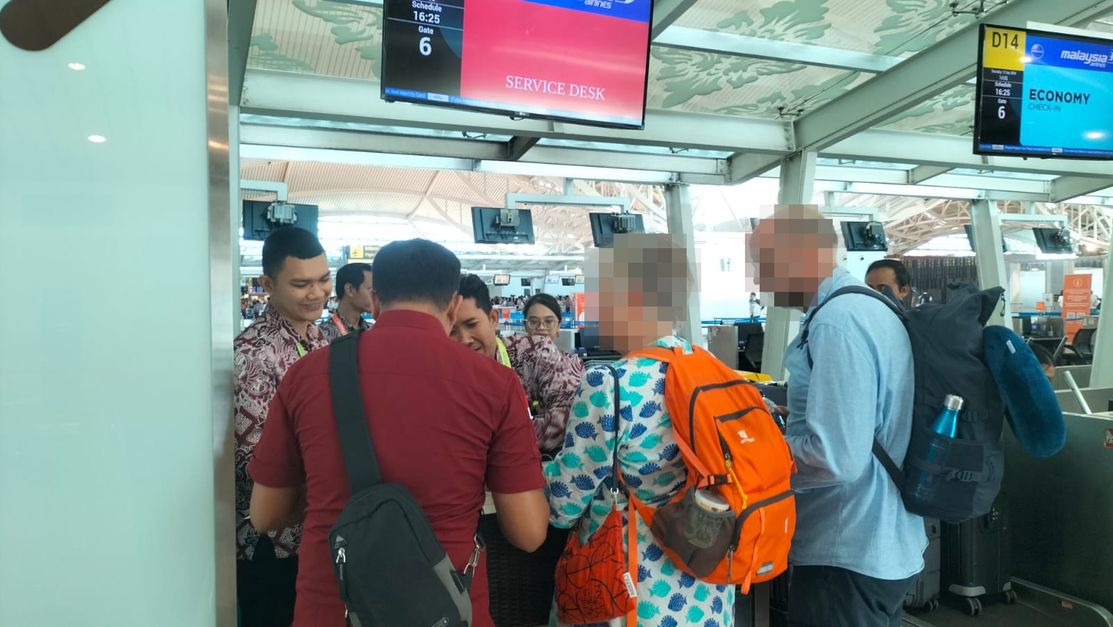 DEPORTASI: Kantor Imigrasi memberikan sanksi deportasi kepada pasangan suami istri asal Jerman yang melakukan promosi villa melalui situs online.