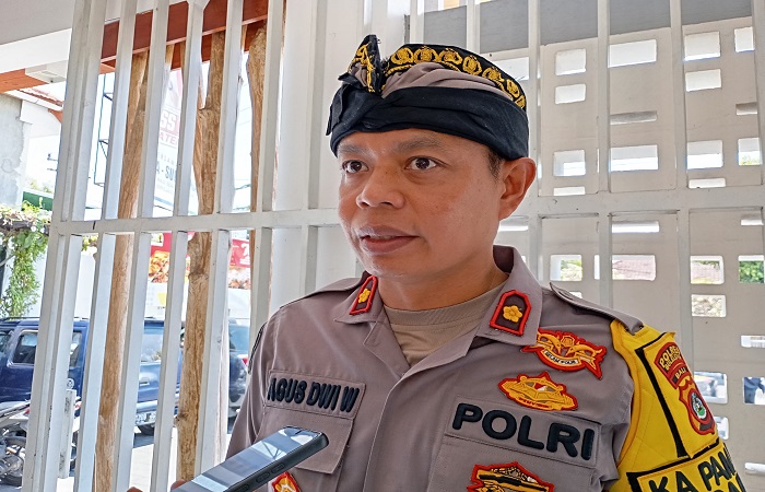 Kapolsek Kota Singaraja, Kompol Made Agus Dwi Wirawan menjelaskan terkait pencatutan namanya, untuk memeras korban kebakaran.
