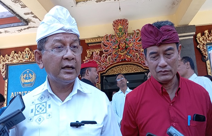 Suasana diskusi ilmiah yang digelar BEM Unipas dengan mengundang paslon Pilkada Buleleng. Sutjidra-Supriatna yang berdiskusi tentang pertanian, mencita-citakan adanya teknologi pasca panen.