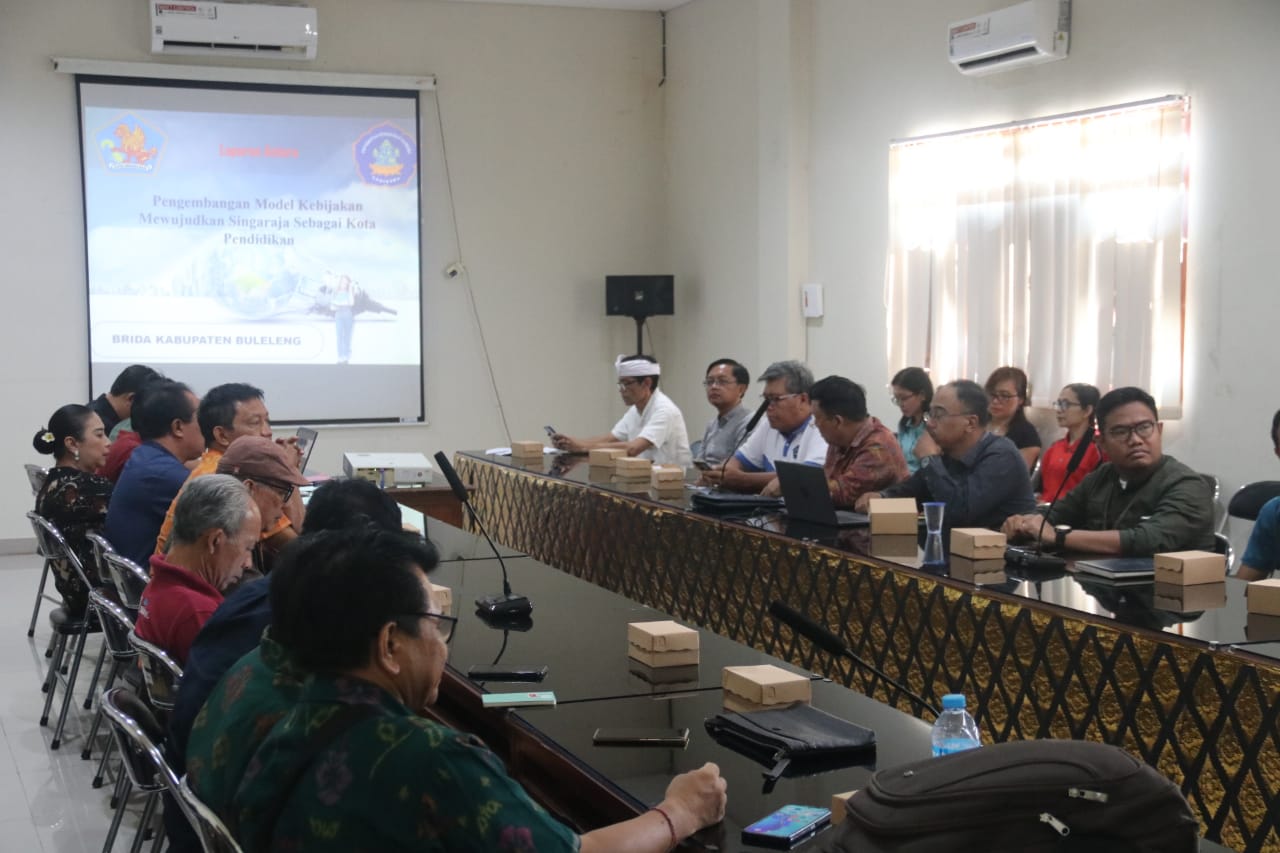 MENUJU KOTA PENDIDIKAN: Suasana FGD untuk mewujudkan Singaraja sebagai Kota Pendidikan.