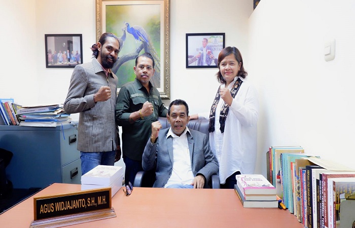 Kuasa hukum dari tersangka Cecep SY dan AR, staff keuangan PT Indofarma Global Medika (PT IGM) anak perusahaan Indofarma Tbk yang di PHK dari kantor Hukum Agus Widjajanto And Partners.