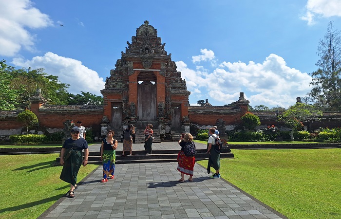 Pesona DTW Taman Ayun yang ramai dikunjungi wisatawan mancanegara.