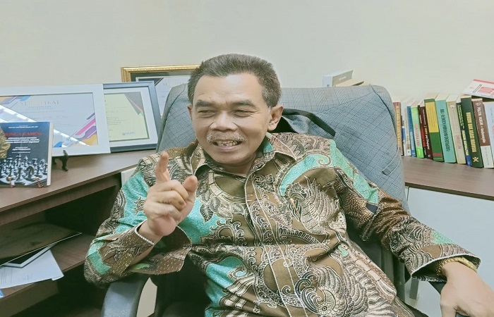 Agus Widjajanto. Penulis adalah Praktisi hukum, Pemerhati Sosial Budaya, Politik dan Sejarah Bangsa.