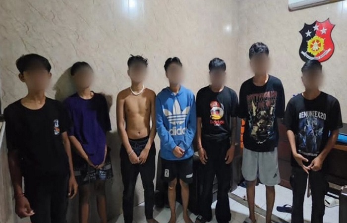 Polsek Kuta Utara amankan sejumlah pemuda dari dua kelompok perguruan silat karena bentrok.