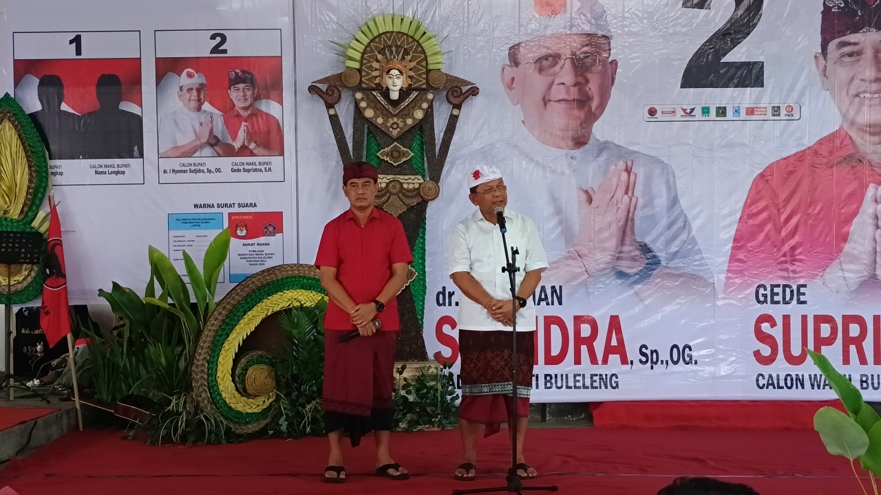 KAMPANYE: Kampanye pasangan I Nyoman Sutjidra dan Gede Supriatna alias pasangan JOSS 24 di Desa Selat, Kecamatan Sukasada.