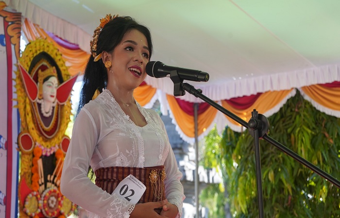 Potret lomba yang digelar penyuluh agama Hindu di Kabupaten Buleleng, dalam rangka menghilangkan kesan kedewan-dewan karena belajar agama.