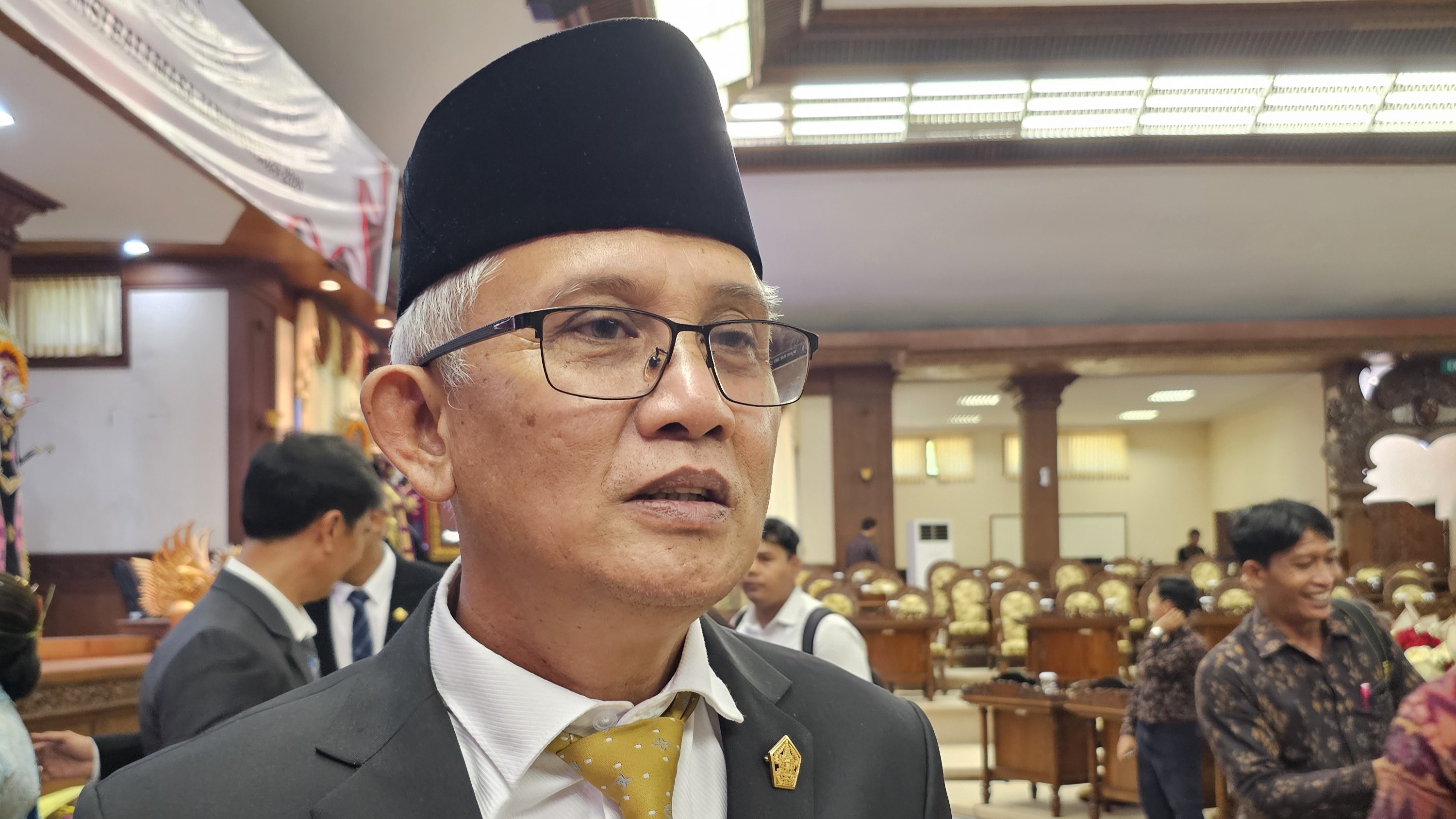 SINGGUNG DANA PEN: Wakil Ketua DPRD Bali, IGK Kresna Budi.