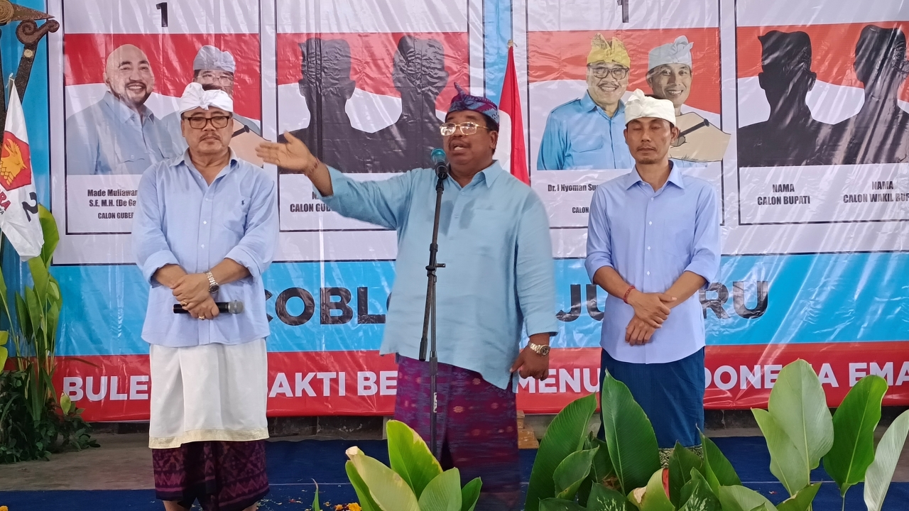 JALUR PARIWISATA: Suasana kampanye pasangan Mulia PAS saat kampanye di GOR Desa Selat.
