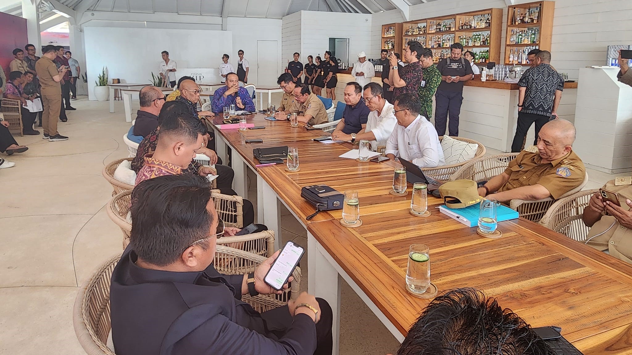 SIDAK: DPRD Bali saat melakukan sidak ke Finns Club Bali.