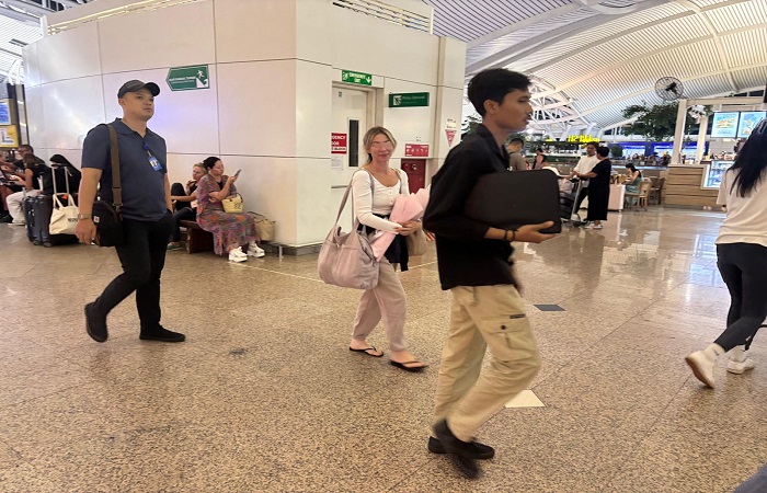Sekeluarga asal As dan lelaki asal Maroko diusir dari Bali karena melakukan sejumlah pelanggaran keimigrasian di Indonesia.