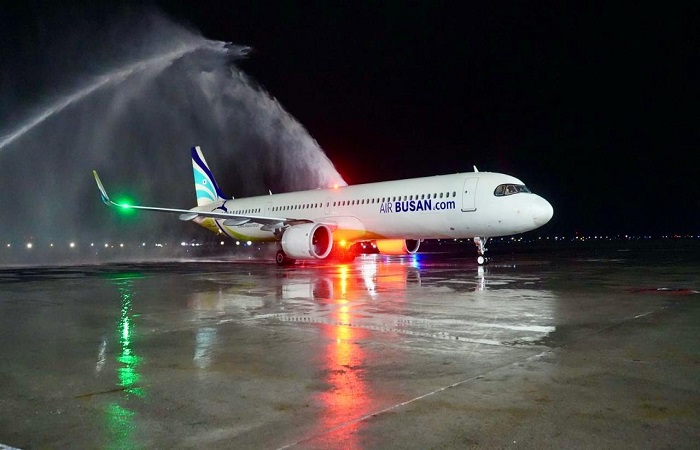 Pesawat Air Busan Tiba di Bandara I Gusti Ngurah Rai, Rabu (30/10) lalu.