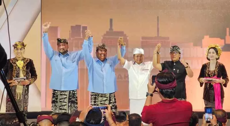 SALING SINDIR : Debat kedua Mulia -PAS dan Wayan Koster Nyoman Giri Prasta.