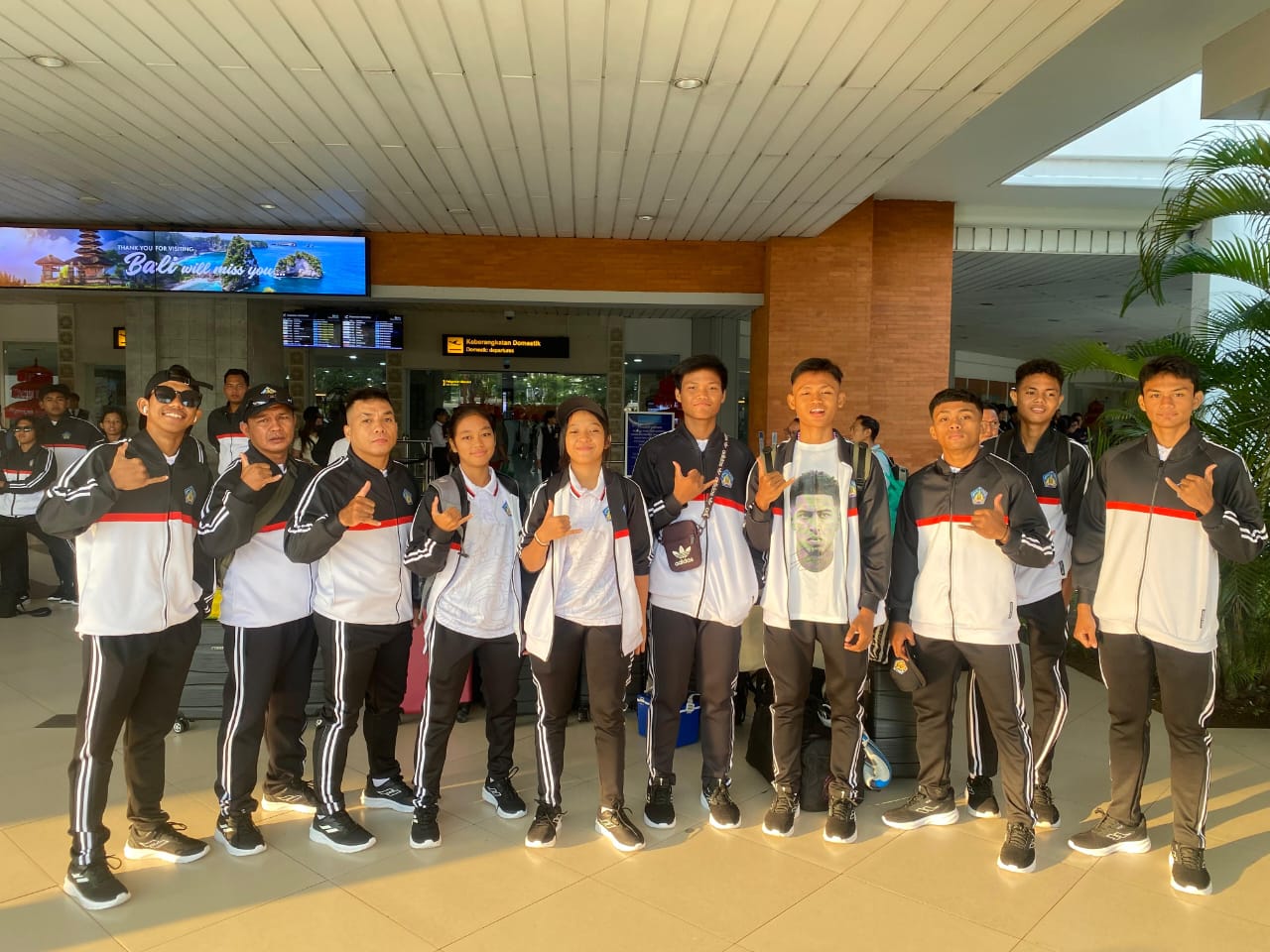 MENUJU POPNAS: Atlet Tinju junior dari Bali bersiap menghadapi kompetisi Pra Popnas di Surakarta, Jawa Tengah.