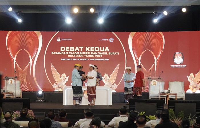 Bandara masih menjadi topik debat hangat dalam debat publik yang diselenggarakan oleh KPUD Buleleng. kedua paslon tampak saling menguatkan statement mereka terkait proyek strategis itu.