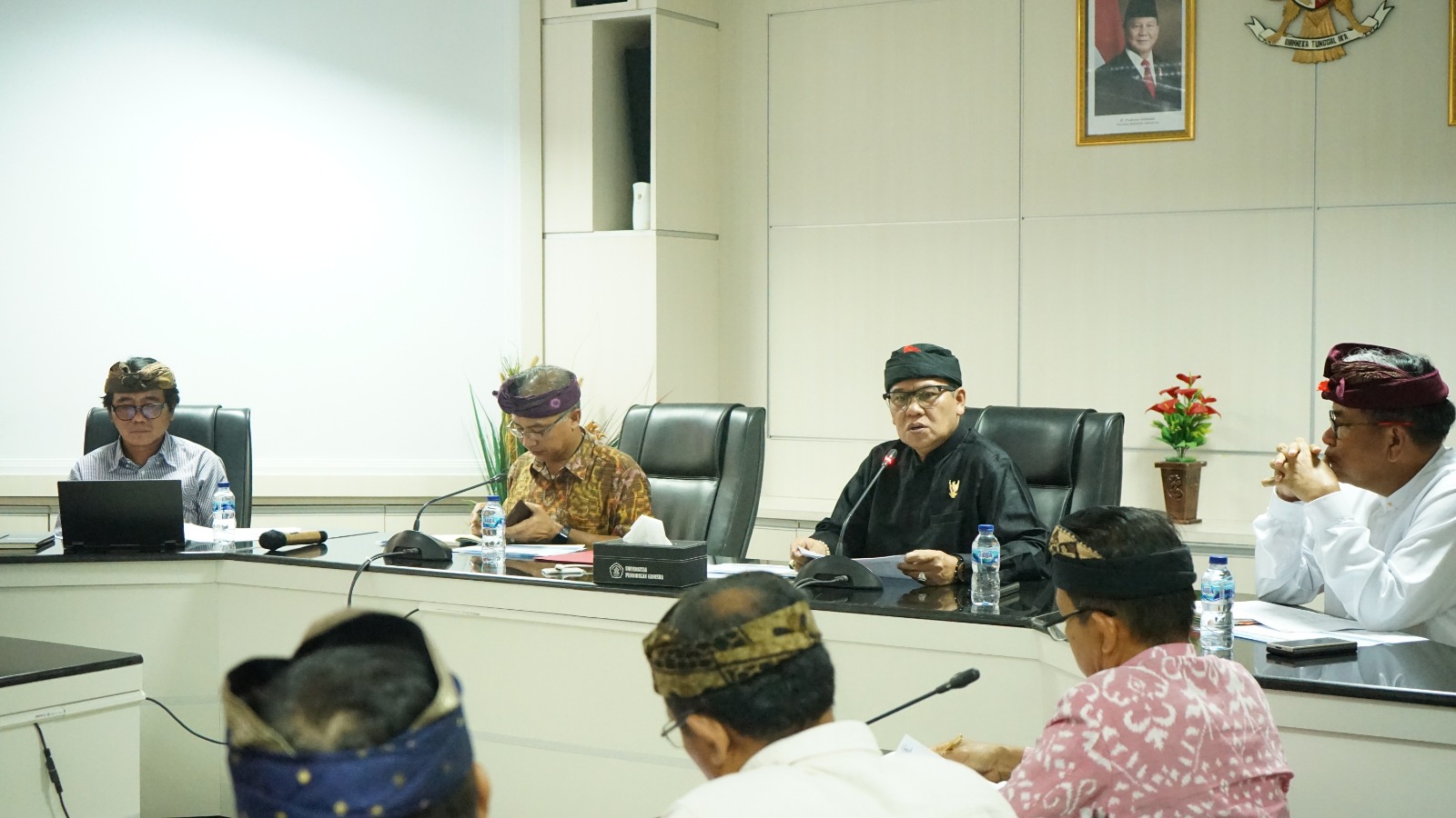 MENJELANG SKB: Suasana rapat persiapan pelaksanaan Seleksi Kompetensi Bidang (SKB) di Undiksha.