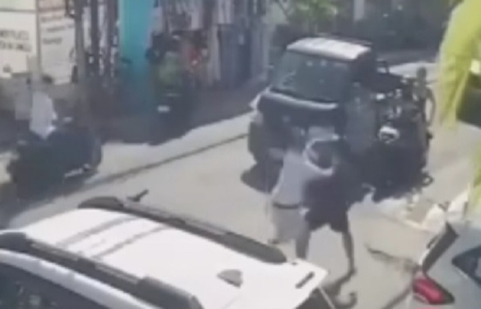 Terjadi aksi perkelahian di tengah jalan antara seorang WNA dan Warga Lokal di Canggu, Badung, Jumat 29 November 2024. Videonya pun viral di media sosial.