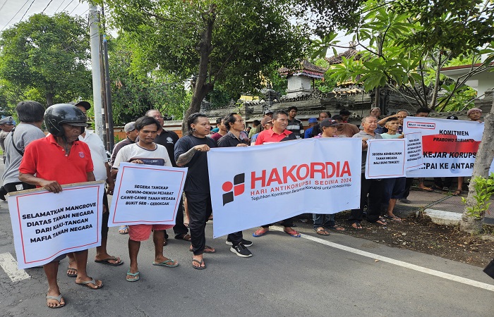 Komponen Masyarakat Penggiat Anti Korupsi Kabupaten Buleleng menggelar aksi damai dalam rangka Hakordia 2024. Mereka meminta agar penanganan kasus tindak pidana korupsi di Buleleng agar digeber.