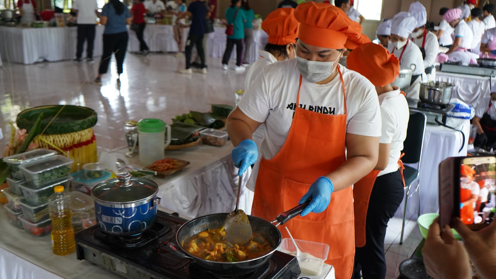 LOMBA MASAK: Dharma Wanita Buleleng menggelar lomba masak makanan sehat dan bergizi.