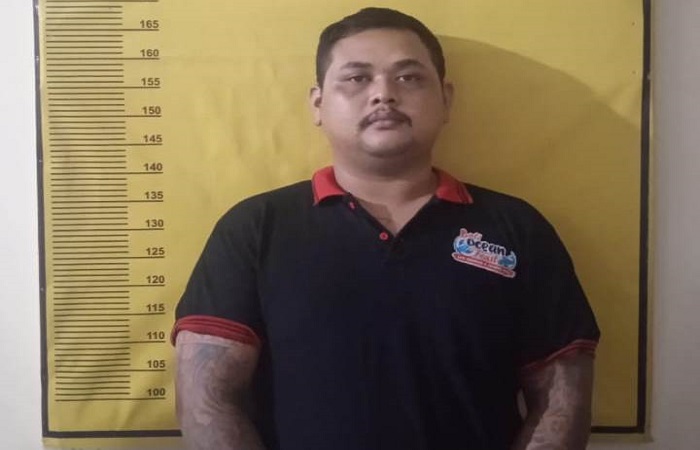 Polisi menangkap tiga pelaku pencurian sepeda motor di Denpasar Bali. Kini mereka ditahan di Polsek Benoa. Pelaku masing-masing bernama Dong Marahongu, 43; Herry Tananda, 25; dan M. Wahyudin.