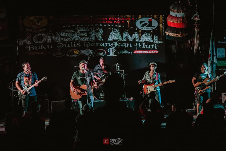 METAMORFOSA: Penampilan band Kosong Satu belum lama ini. Mereka memutuskan bermetamorfosa dan berubah nama menjadi Sendari.