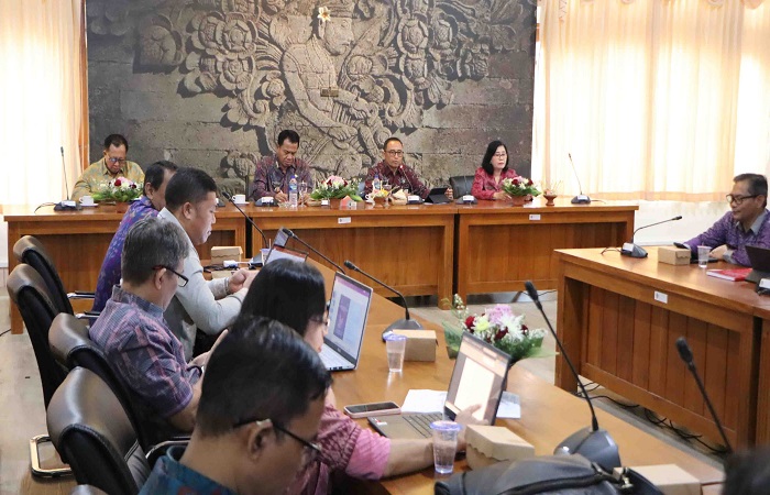 Diseminasi hasil riset dan kajian terkait potensi di Buleleng. Dokumen-dokumen tersebut diharapkan bukan hanya sekadar saja, namun dapat mempengaruhi dan diterapkan di Bali utara.