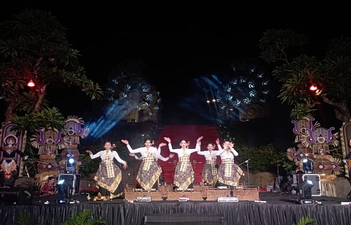 Kegiatan Bugbug Festival pada Kamis kemarin (26/12). Desa Adat Bugbug ingin meningkatkan kunjungan wisatawan melalui festival.