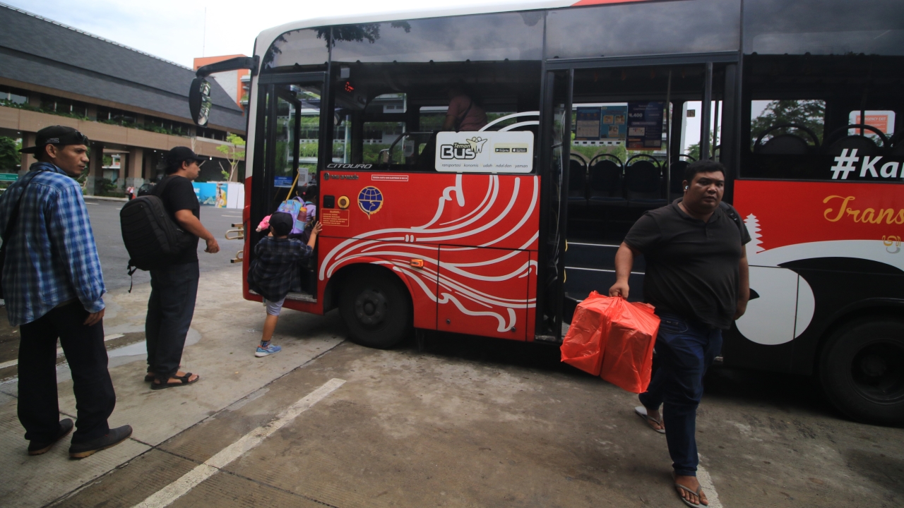 TERANCAM HILANG: Moda transportasi Trans Metro Dewata. Moda transportasi ini terancam hilang gara-gara Pemprov Bali tidak menyediakan biaya operasional untuk bus tersebut.