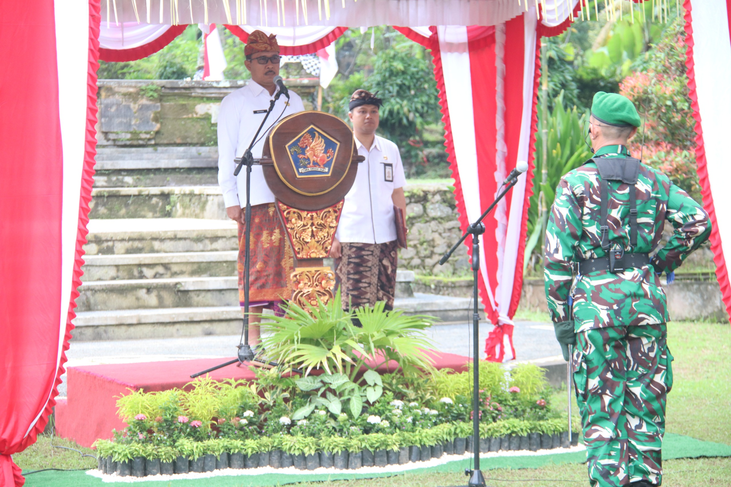 SEMANGAT PERJUANGAN: Kegiatan apel bendera dalam rangka HUT Monumen Bhuana Kerta ke-77.