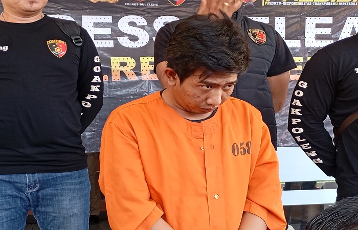 Terdakwa Ketut Hendra Yuliawan alias To&rsquo;e saat rilis di Polres Buleleng pada tahun 2024 lalu. Ia kembali mendapatkan hukuman karena mencuri pratima.