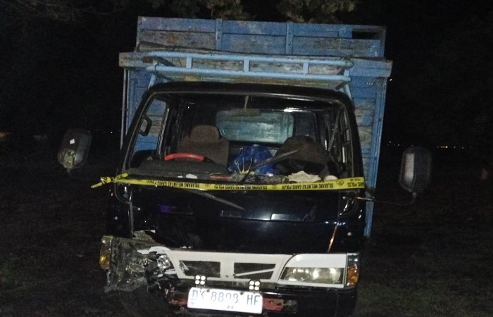 Kondisi truk ringsek setelah terlibat kecelakaan dengan WNA Rusia.