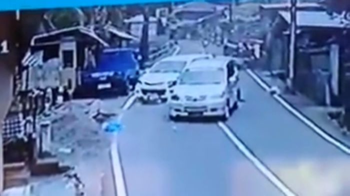 KECELAKAAN: Rekaman CCTV yang merekam peristiwa kecelakaan di Jalan Raya Tabog, Desa Kayuputih, Kecamatan Banjar, Buleleng.