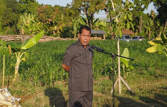 Kepala Distan Buleleng, Gede Melandrat minta petani melaporkan apabila ada yang membeli gabah dibawah HPP minimal.