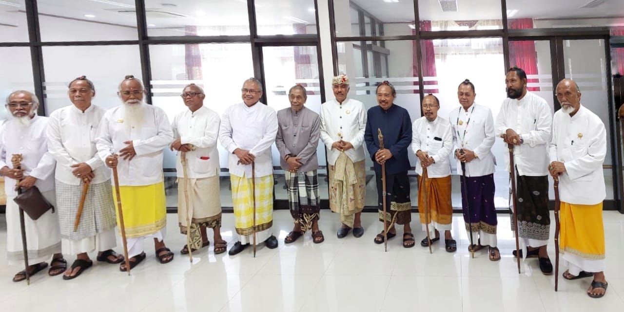 JELANG NYEPI: Paruman Sulinggih Hindu Drestha Bali yang diselenggarakan Majelis Desa Adat (MDA) Provinsi Bali untuk membahas pelaksanaan tumpek wariga yang bertepatan dengan hari raya Nyepi.