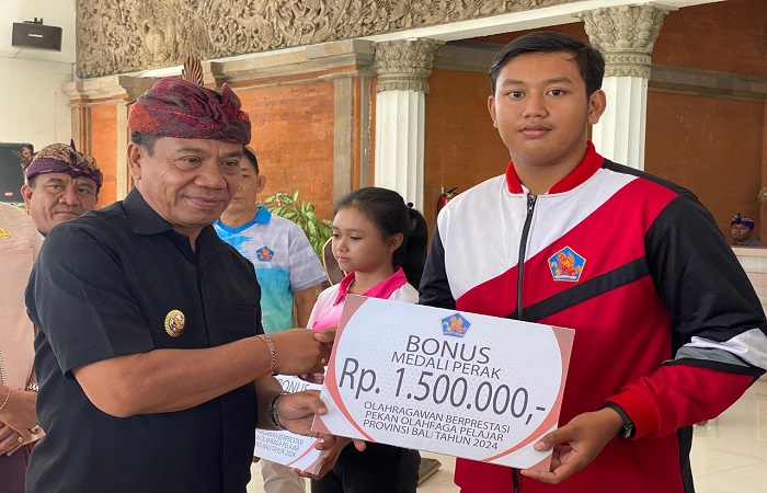 Atlet pelajar berprestasi di Buleleng mendapatkan bonus atas medali yang mereka raih di event 2024.