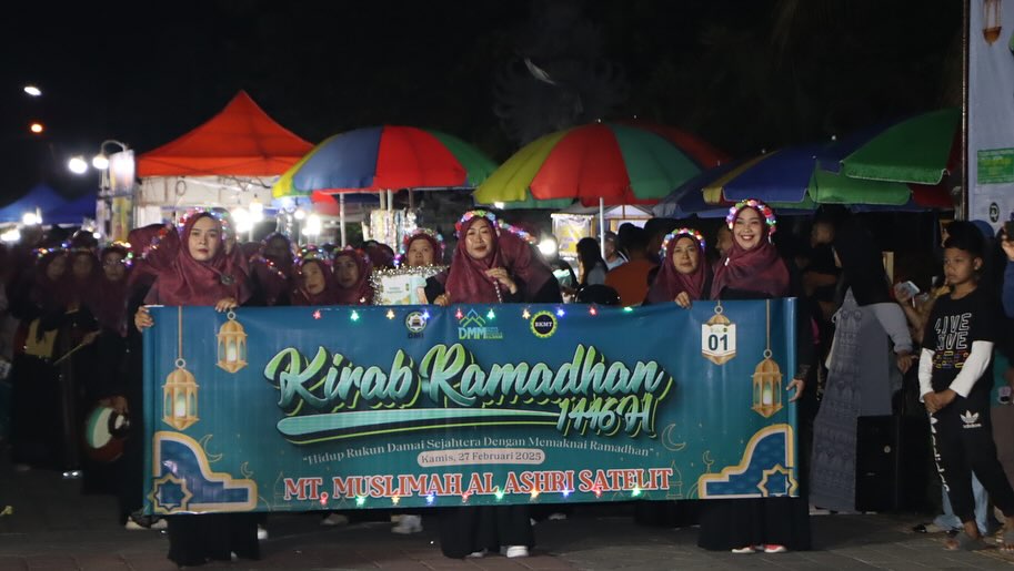 KIRAB RAMADAN: Aktivitas kirab ramadan yang dilakukan umat muslim di Pelabuhan Tua Buleleng.