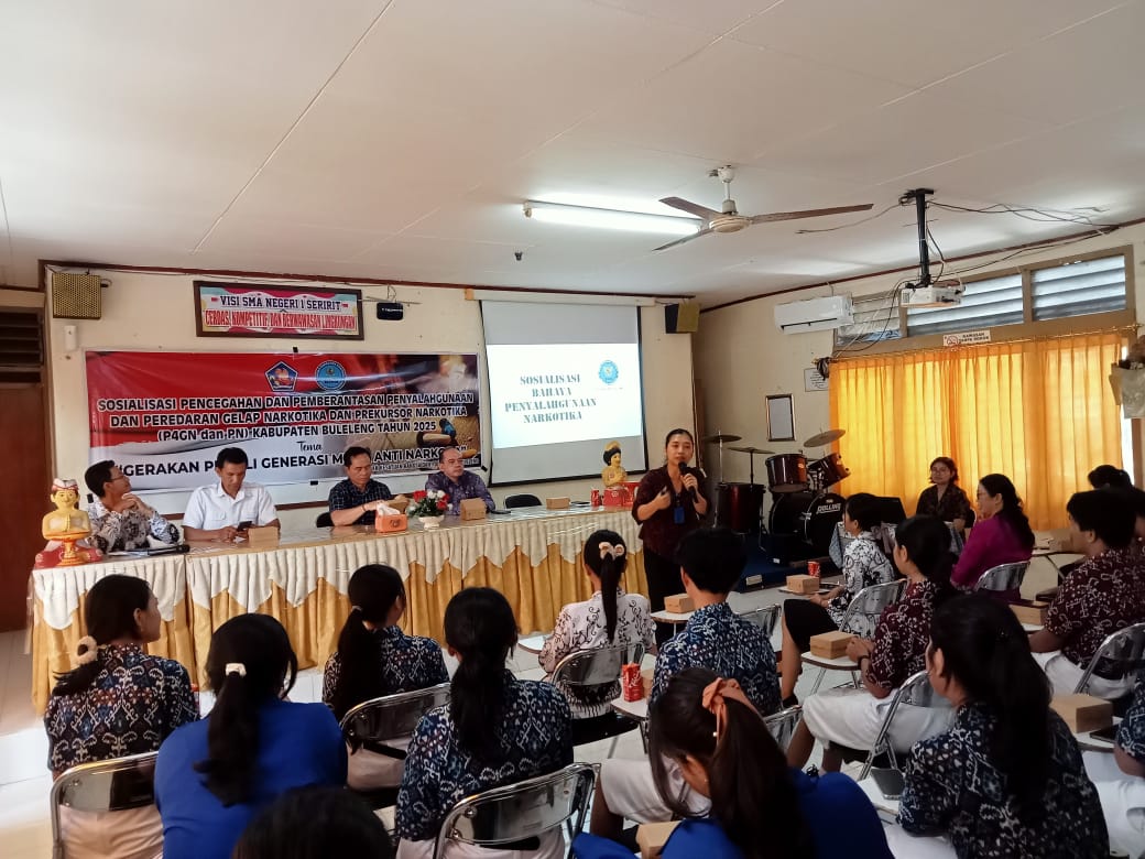 PENCEGAHAN: Sosialisasi pencegahan narkoba yang digelar Badan Kesbangpol Buleleng di SMAN 1 Seririt belum lama ini.