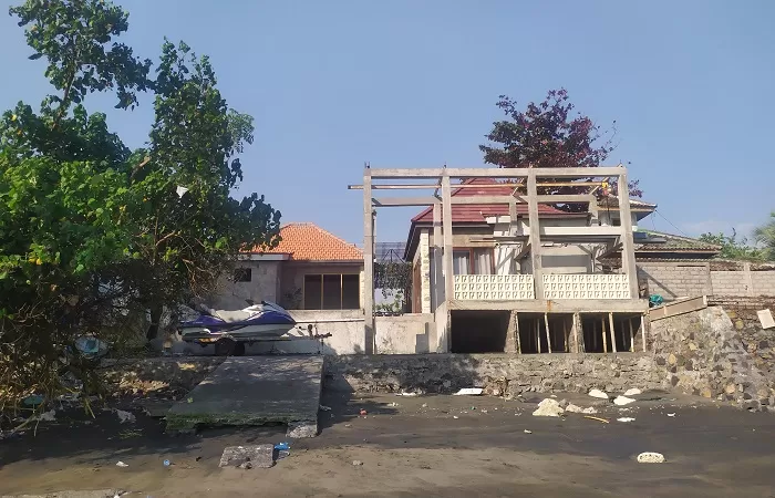 VILA BODONG: Salah satu vila bodong yang ada di Pantai Pebuahan, Jembrana.