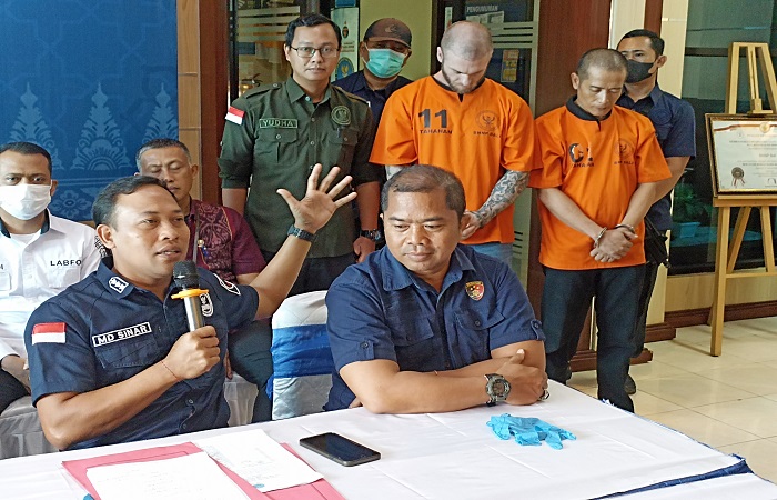 BNN Provinsi Bali bersama Bea Cukai Ngurah Rai berhasil mengungkap kasus peredaran narkoba di Bali yang melibatkan Warga Negara asing dan WNI.