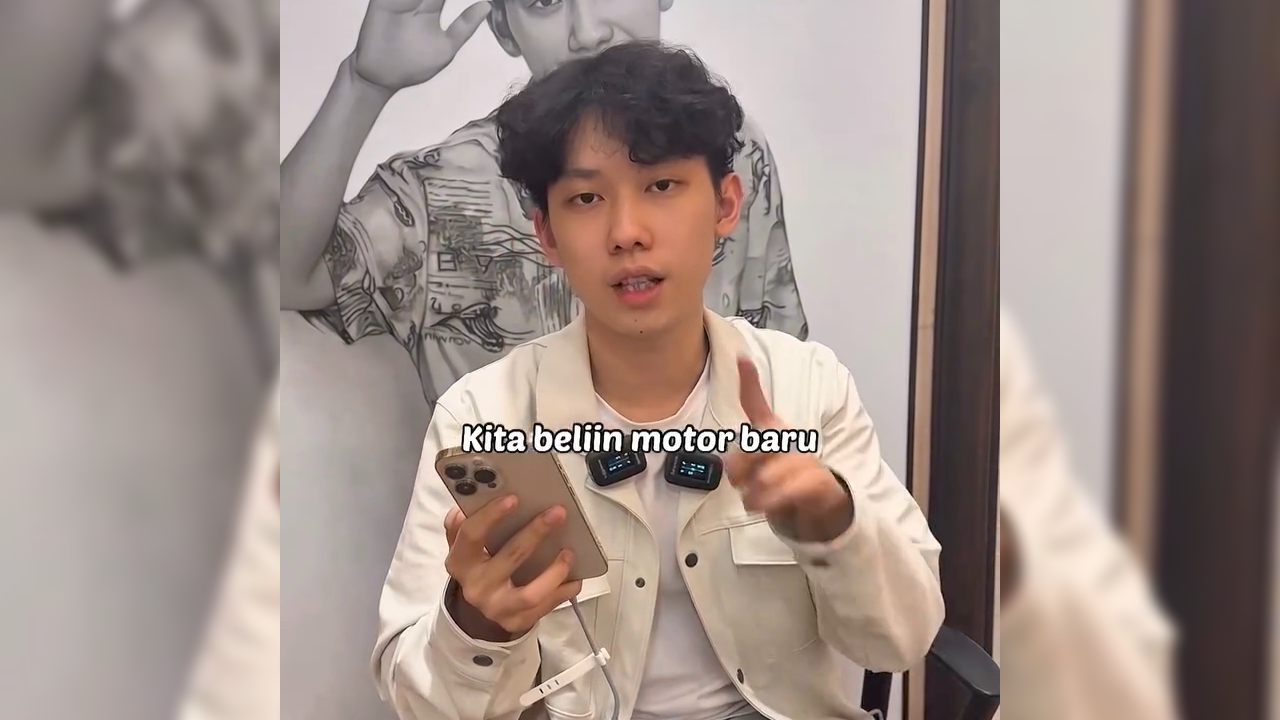 SIAP BANTU: Influencer Willie Salim menyatakan siap membantu kakak beradik yang menangis histeris di Tejakula gara-gara sepeda motornya terbakar.