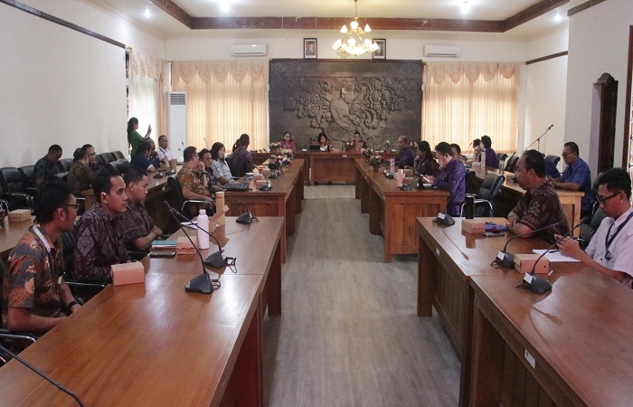 Pemkab Buleleng membentuk Forum TJSL bersama dengan perusahaan-perusahaan yang berdiri di Bali utara.