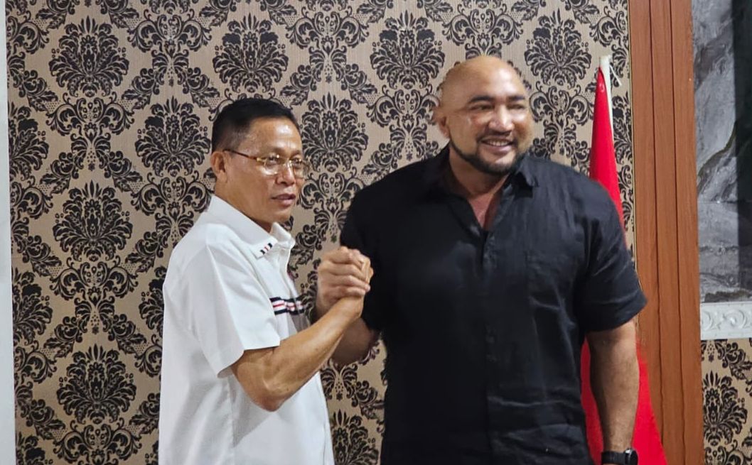 PERIODE KEDUA: Made Muliawan Arya alias De Gadjah (kanan) dan Ketua Harian I PP Pertina Brigjen (Purn) Edison Simanjuntak (kiri) di Denpasar.