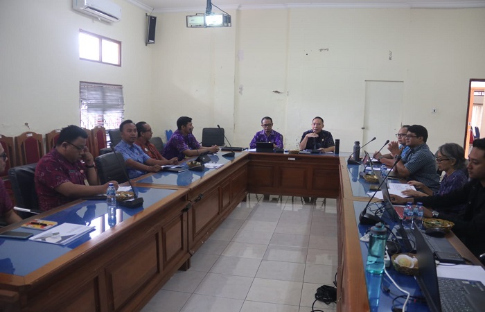 Rapat di Dinas PUTR Buleleng untuk membahas RDTR Sukasada 2025-2045. Wilayah Kecamatan Sukasada akan dibagi menjadi tiga.